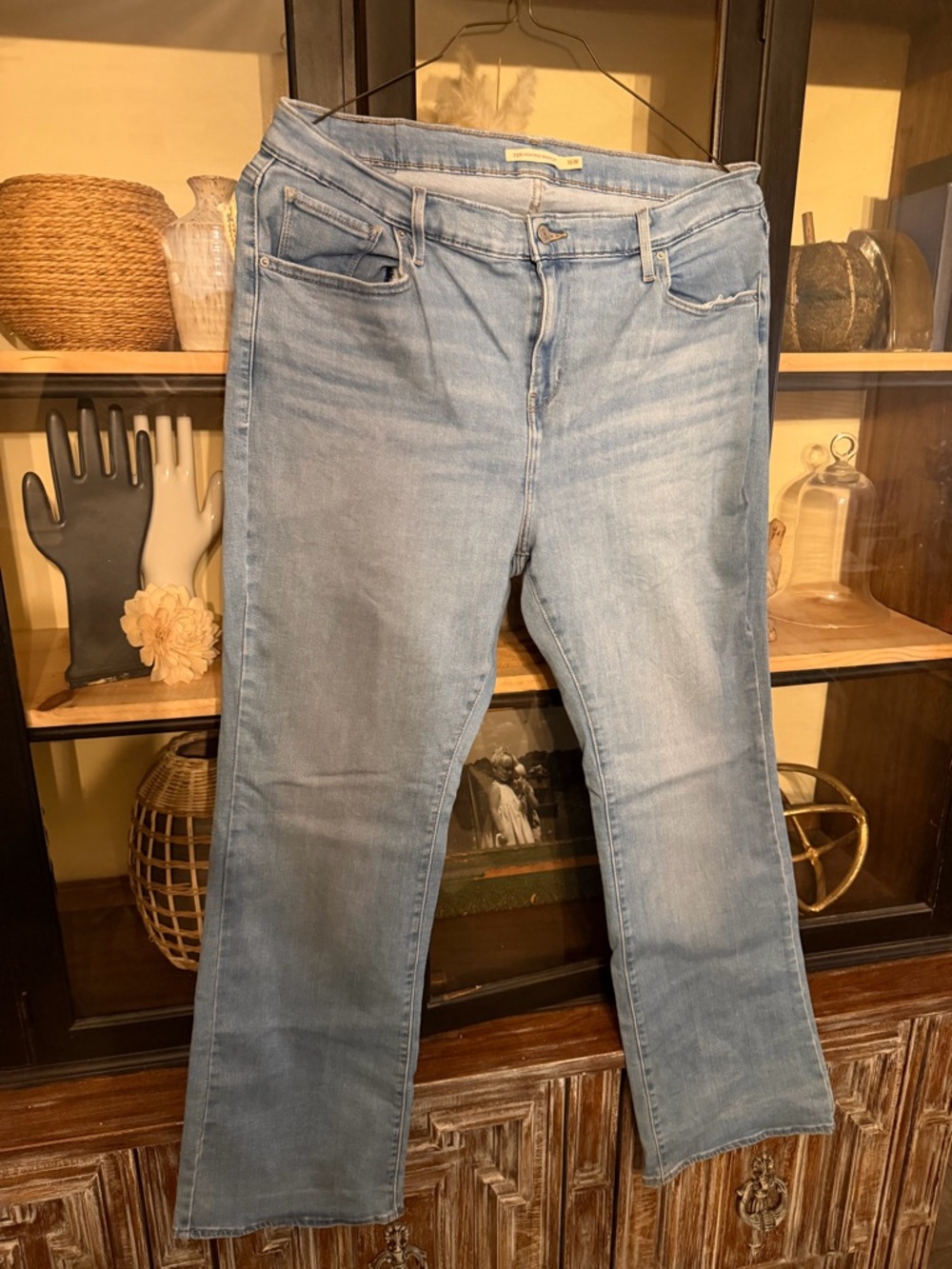 Levi's 725 Highrise Light Wash Boot Cut Jeans